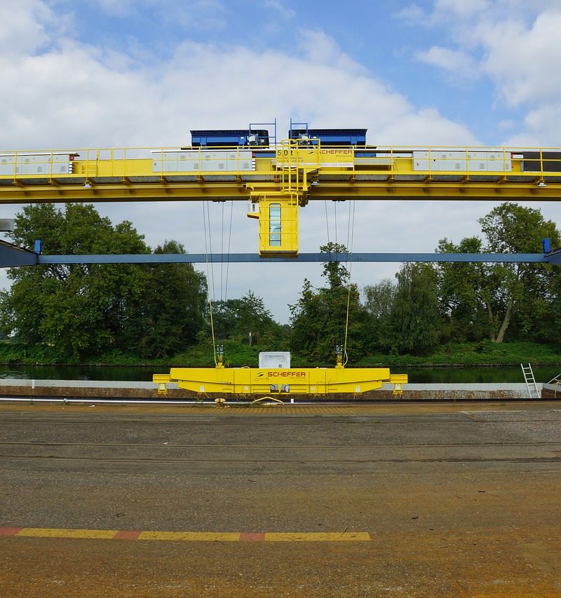 Firmy parają się robieniem maszyn posiadają w ofercie standardowe modele